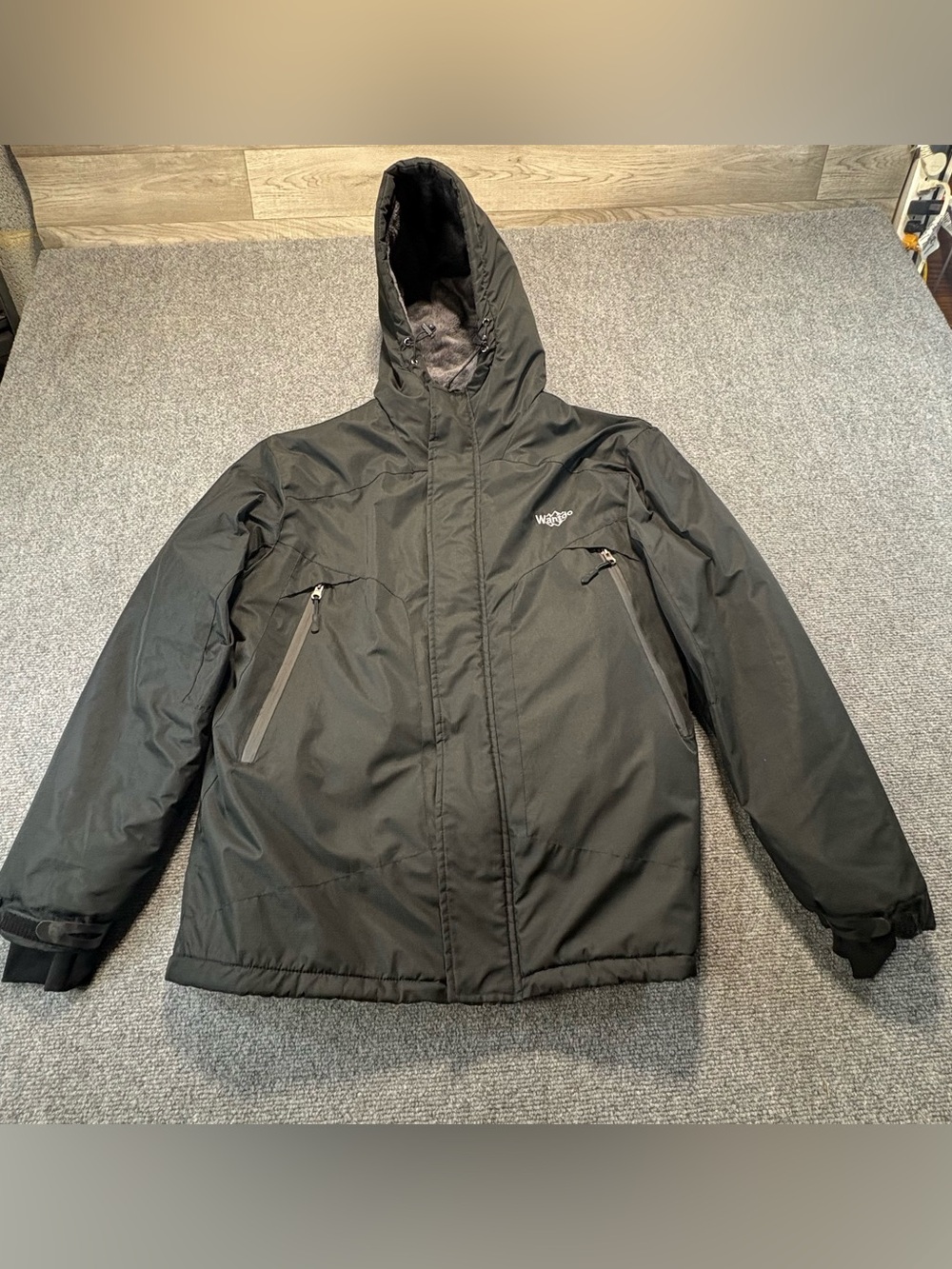 Wantdo Men's Size L Mountain
Windproof Rain Waterproof Ski hooded
Jacket Black